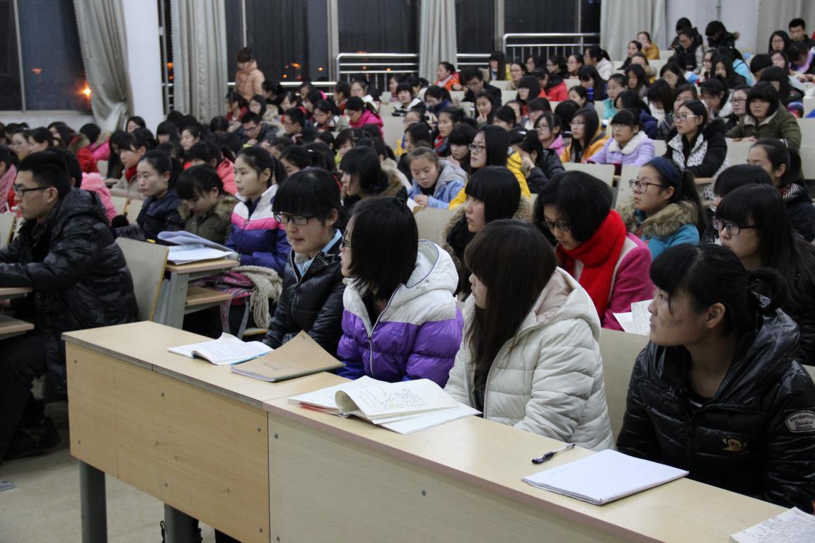外语系召开“博学睿思，勤勉致知”学风建设座谈会