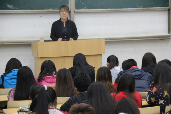 外语系召开“磨练意志，提前规划”学生座谈会