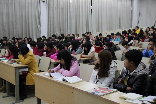 外语系举行“立足诚信，杜绝作弊”倡议活动
