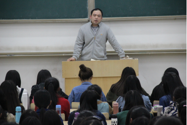 外语系召开“博学睿思，勤勉致知”学风建设座谈会